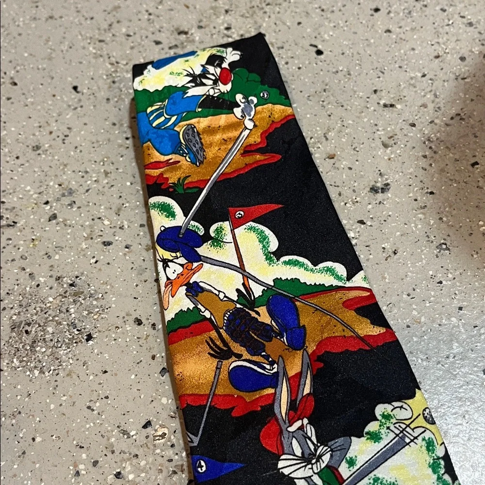 VINTAGE LOONEY TUNES MANIA NOVELTY CARTOON CHARACTERS PRINTED TIE MULTICOLORED